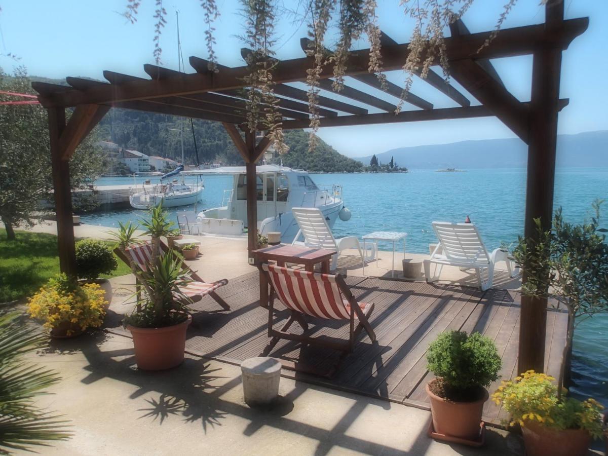 Apartments By The Sea Blace, Neretva Delta - Usce Neretve - 16068 Exterior photo